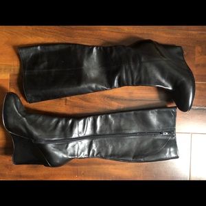 Vera Wang Boots 💰 SOLD 💰